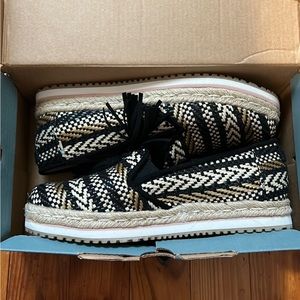 Toms espadrilles size 5